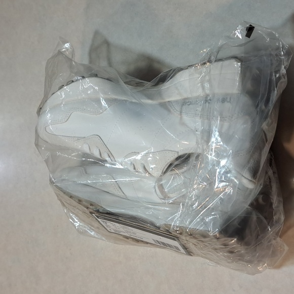 New Balance 327 White w/Grey N  WS327KE SZ: 10B Medium - Picture 6 of 16